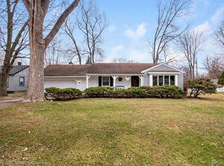 33776 Rhonswood St, Farmington, MI