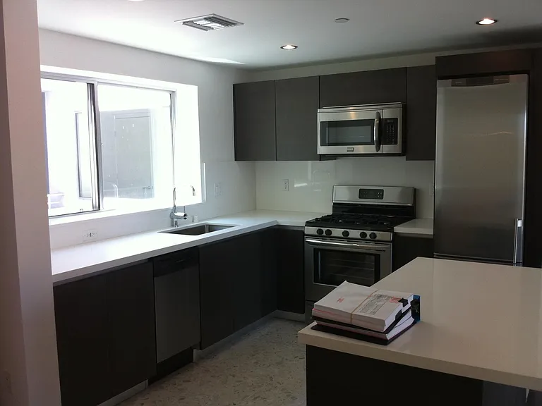 1730 Sawtelle Blvd #Penthouse 10 — Photo 11