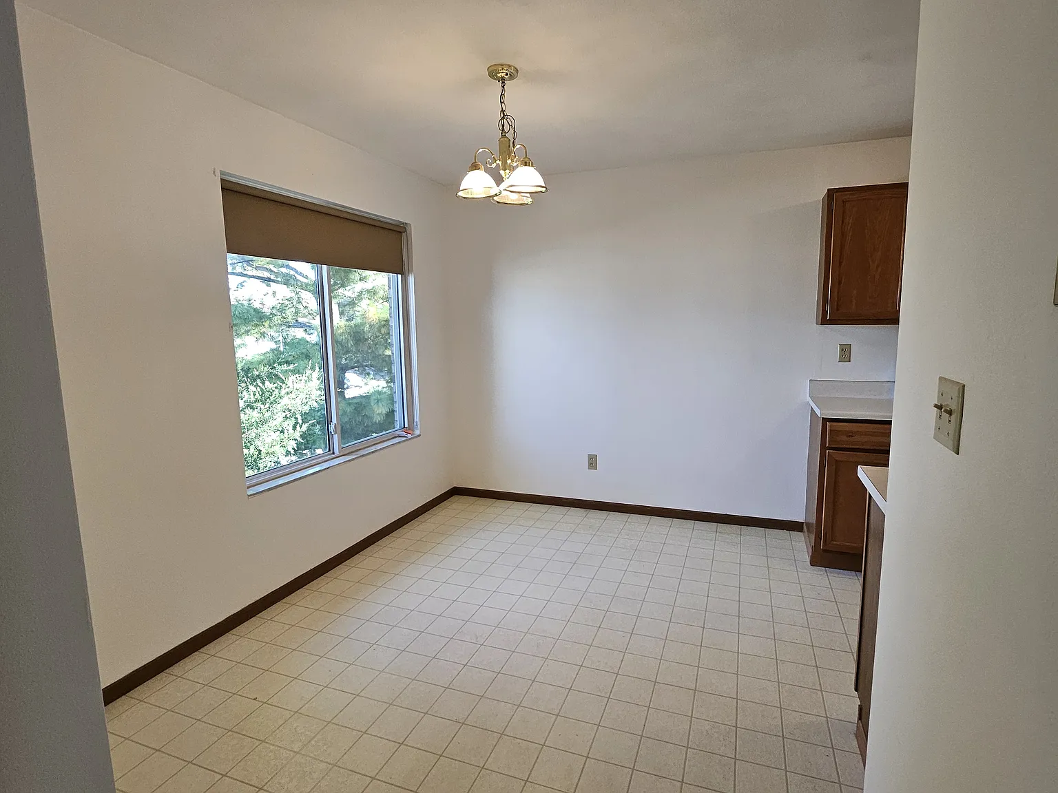 420 W 4th St — Photo 2