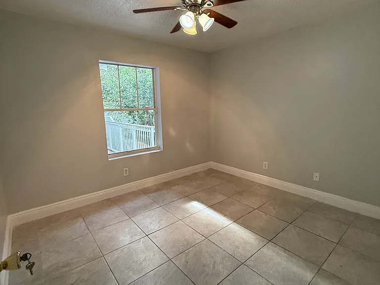 1025 SW 2nd Ct #3 — Photo 8