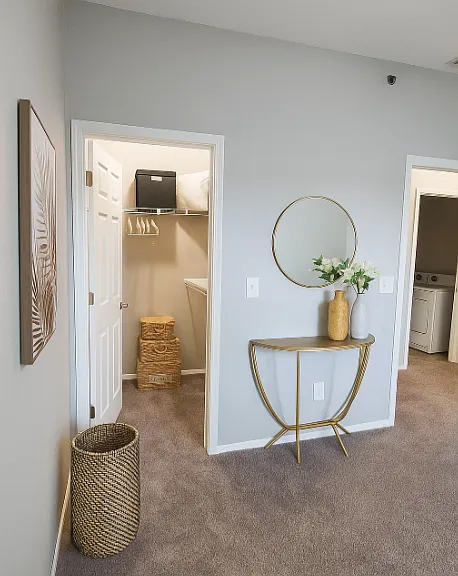 Owens Lake Commons Apartments & Townhomes — Photo 37