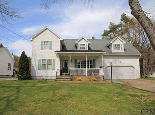 18 Woodruff Dr, Glenville, NY 12302