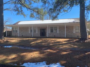 140 W Busbee St, Camden, AR 71701