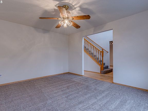 3rd image of 3415 NE 165th Ave