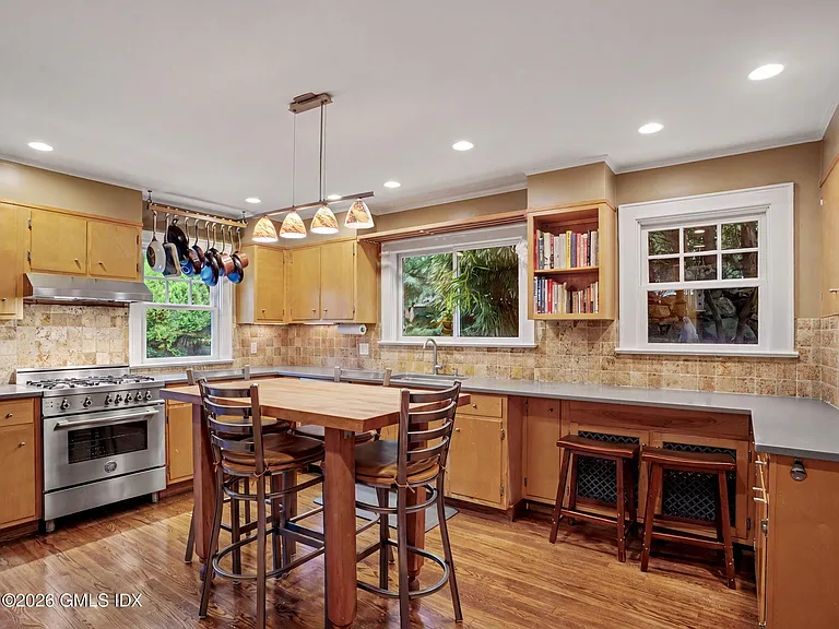 46 Valleywood Rd — Photo 10