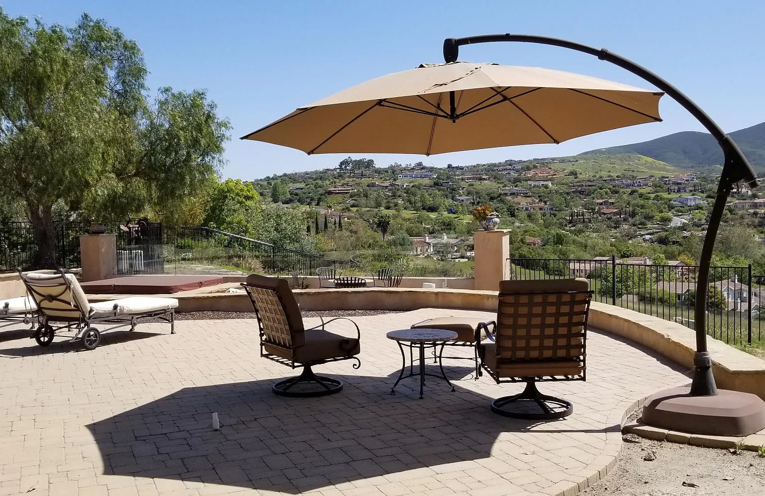 4 bed, 3.5 bath, 3582 sqft, $12,500 — Photo 1