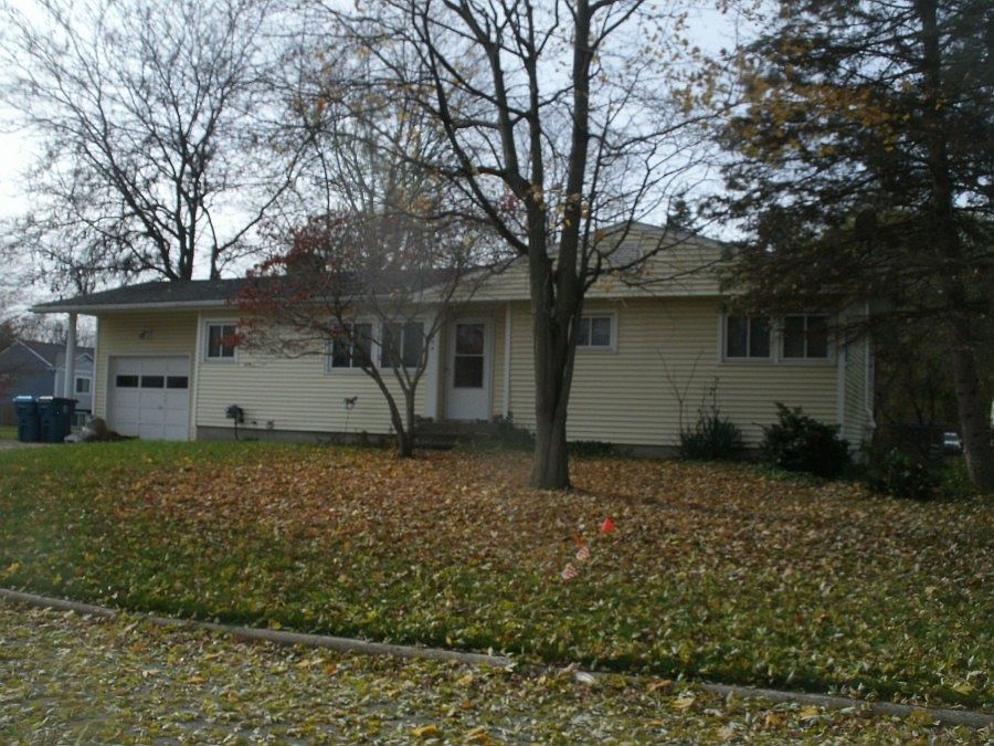 204 N West St, Lowell, MI 49331 Zillow