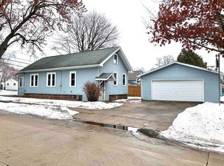 1119 W Bent Ave, Oshkosh, WI 54901