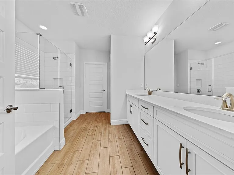 15537 Mango Isle St — Photo 60