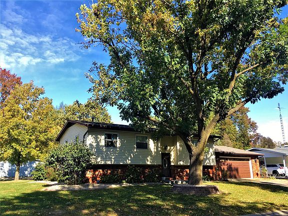 2nd image of 11 Birchwood Dr
