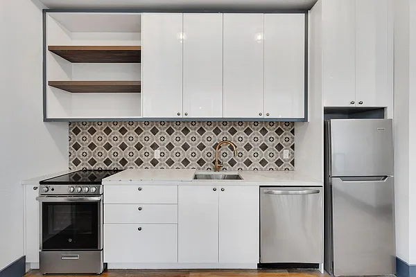 Rented by EXR | media 45