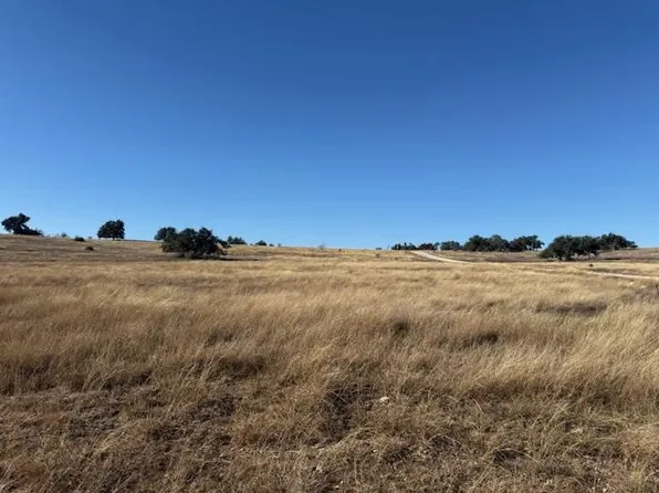 25 Reeh Rd, Fredericksburg, TX 78624