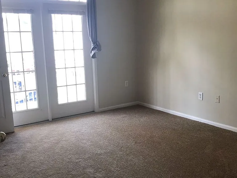 239 Longview Ave #12 — Photo 12