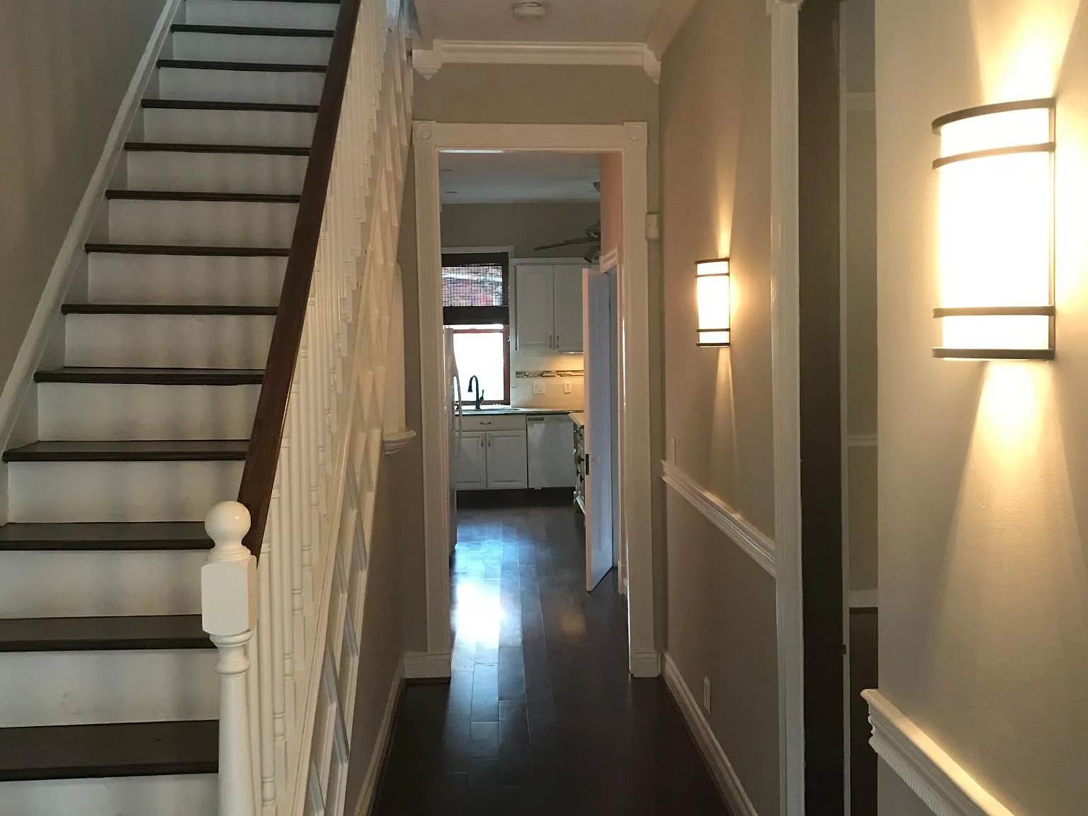 1037 Garvin Pl — Photo 2