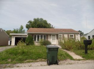 7 Alleyne Dr, Muscatine, IA 52761