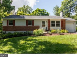 1879 Hickory Dr, Harleysville, PA 19438