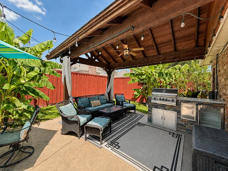 1740 Forest Glen Dr — Photo 31