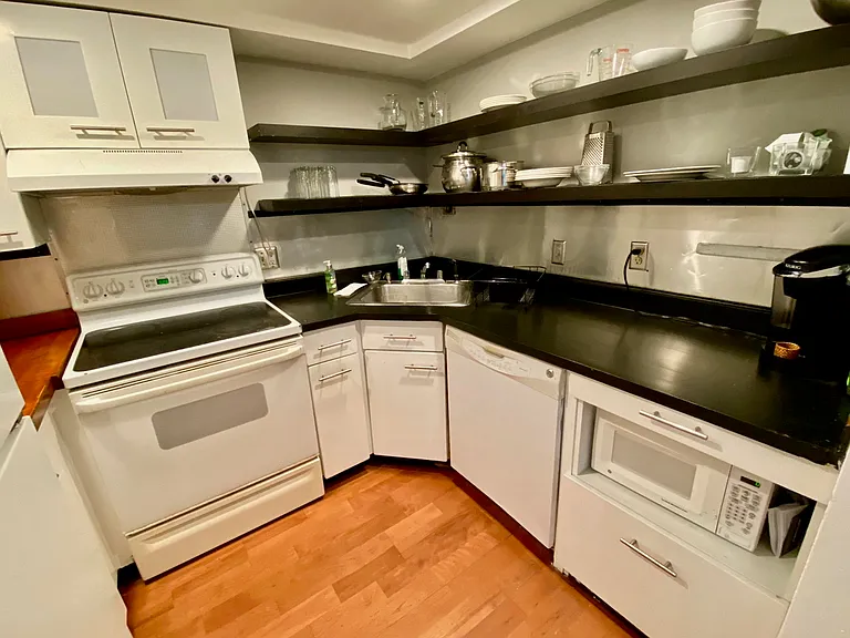 28 Upton St — Photo 10