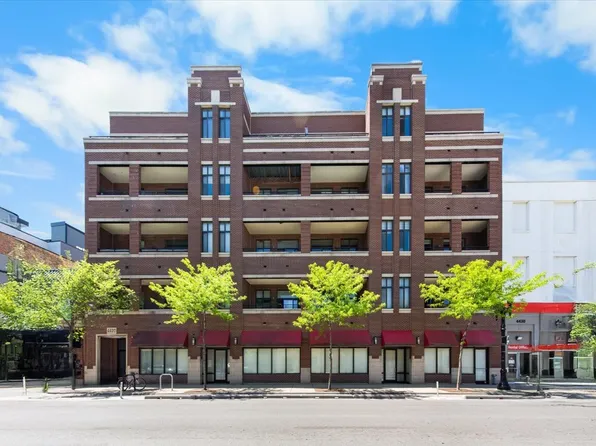 4420 N Clark St APT 401, Chicago, IL 60640