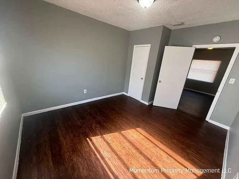 836 Martin Luther King Jr Ave — Photo 7