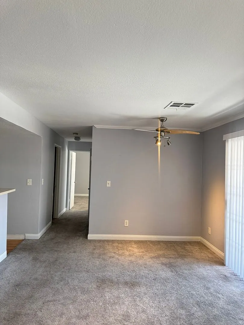 Great 2-bedroom, 2-full-bath condo in the desirable Verano community — Photo 4