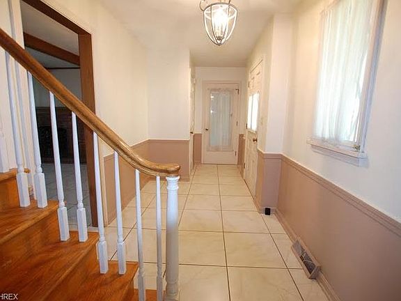 5th image of 7962 Forest Lake Dr