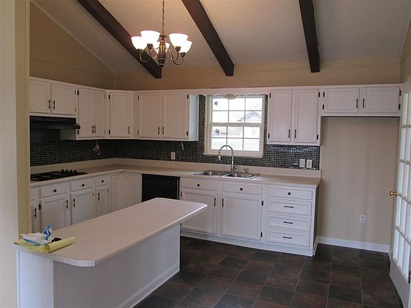 4th image of 343 Edgelake Dr