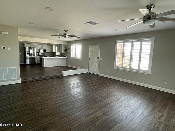 3rd image of 658 Yosemite Dr