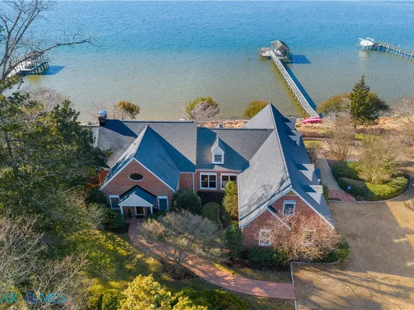 979 Twiggs Ferry Rd, Hartfield, VA 23071