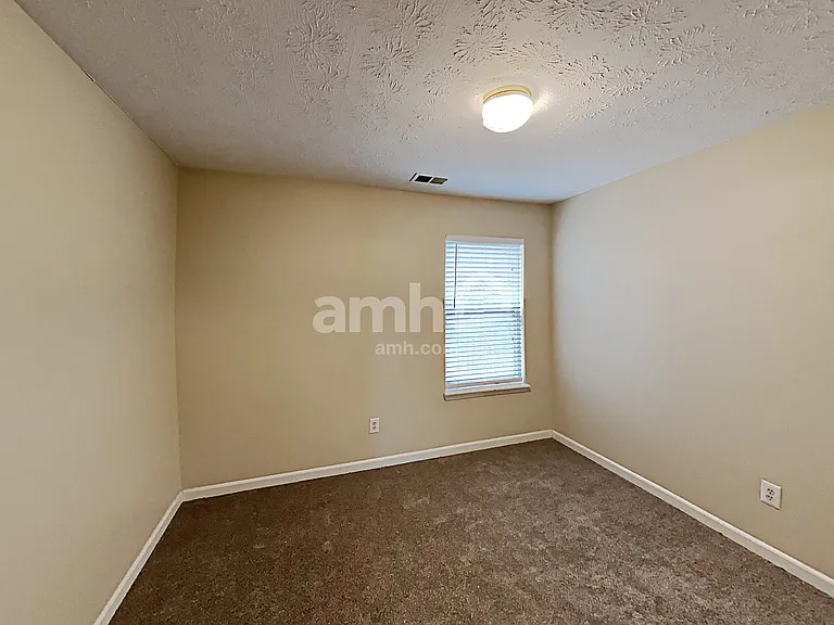 4865 Lake Park Ln — Photo 15