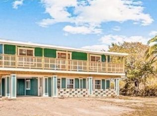 257 W Club Oak Ln, Rockport, TX 78382