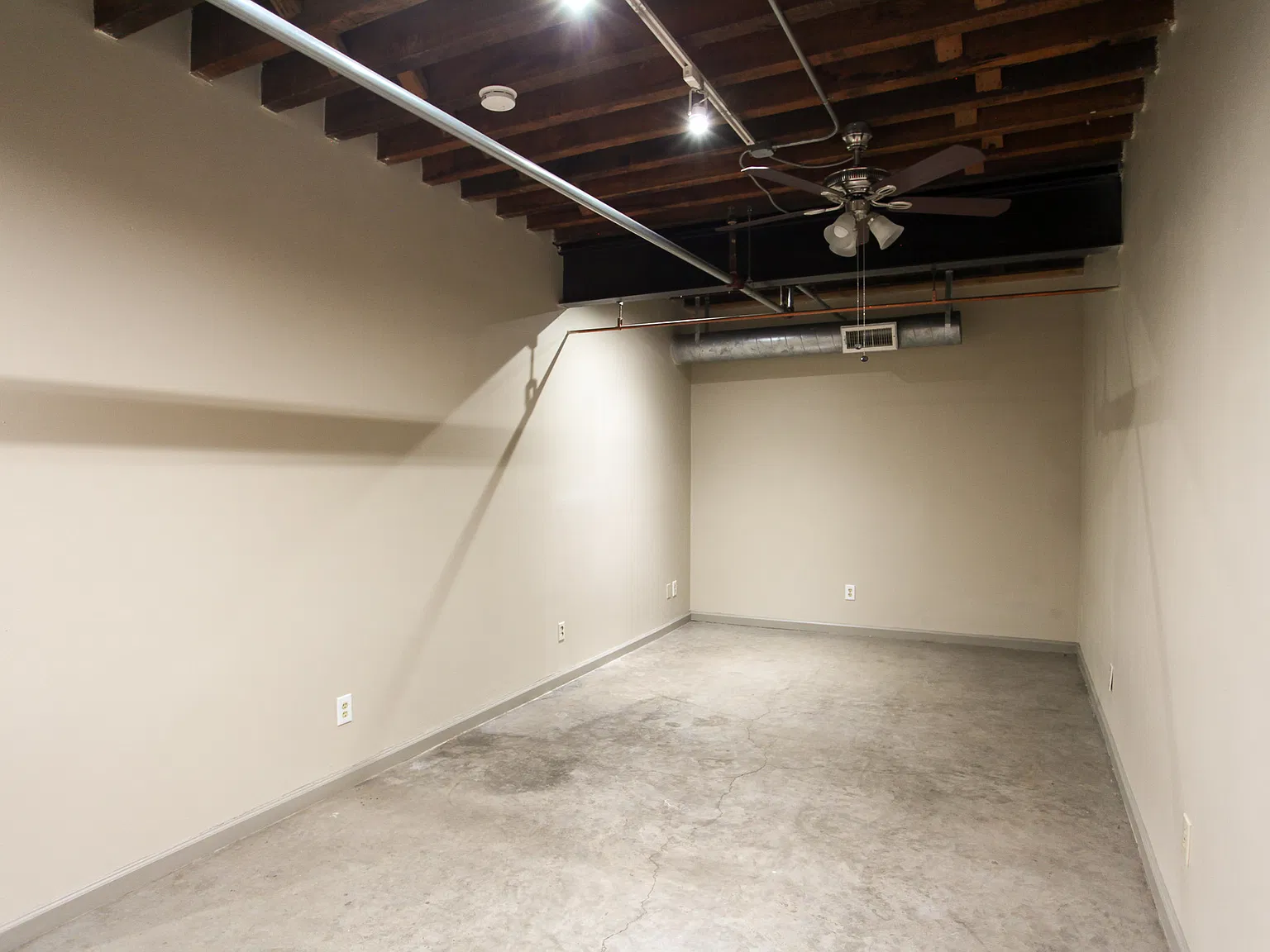 2700 Live Oak St — Photo 3