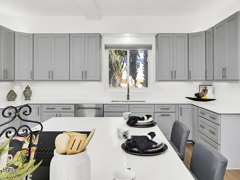 435 Ocean Shore Blvd — Photo 21
