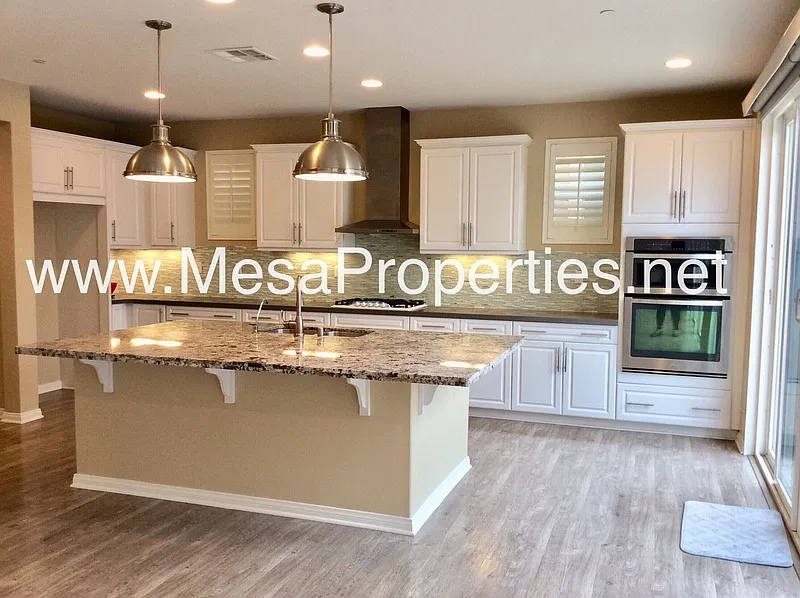 4 bed, 3.0 bath, 2973 sqft, $3,800 — Photo 3