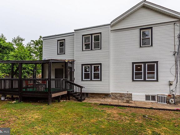2nd image of 552 Larchwood Ave