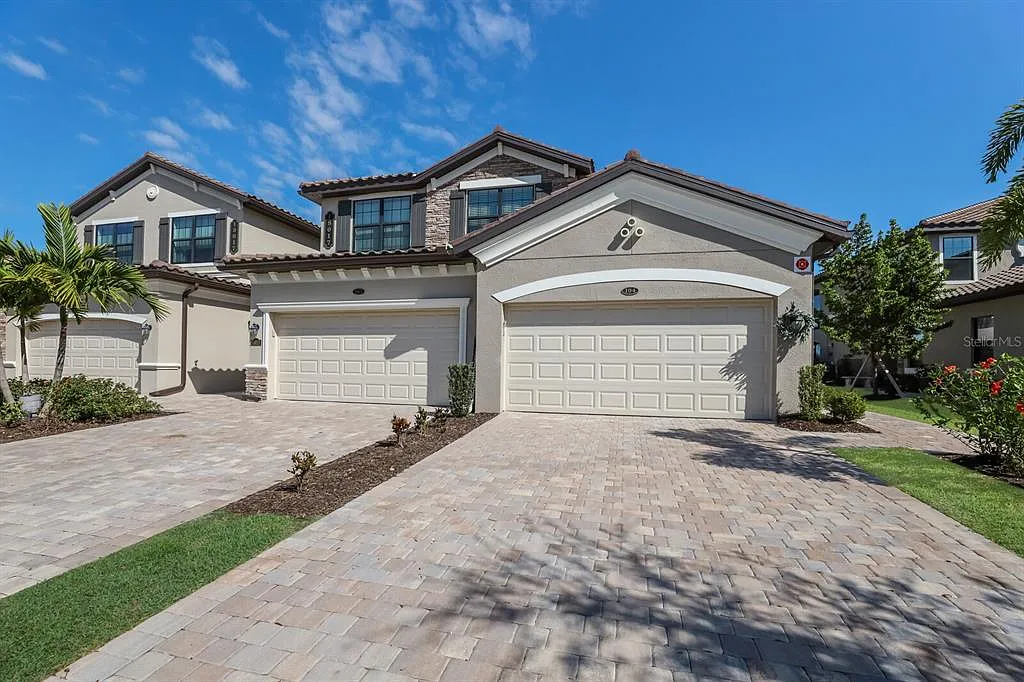 3 bed, 2.0 bath, 1786 sqft, $6,000 — Photo 1