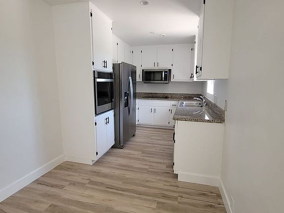 3rd image of 5000 Coldwater Canyon Ave #16
