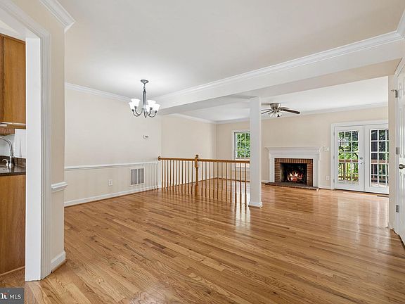 5th image of 5724 Wood Creek Ln