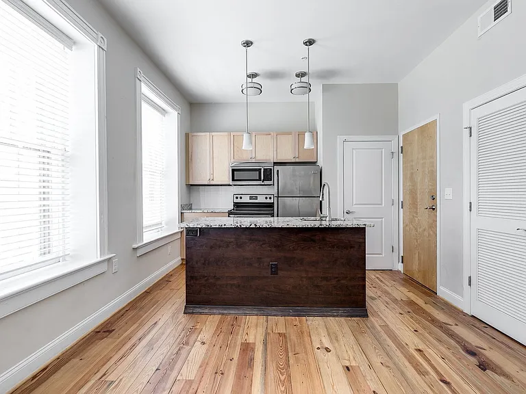 1710 E Franklin St — Photo 16