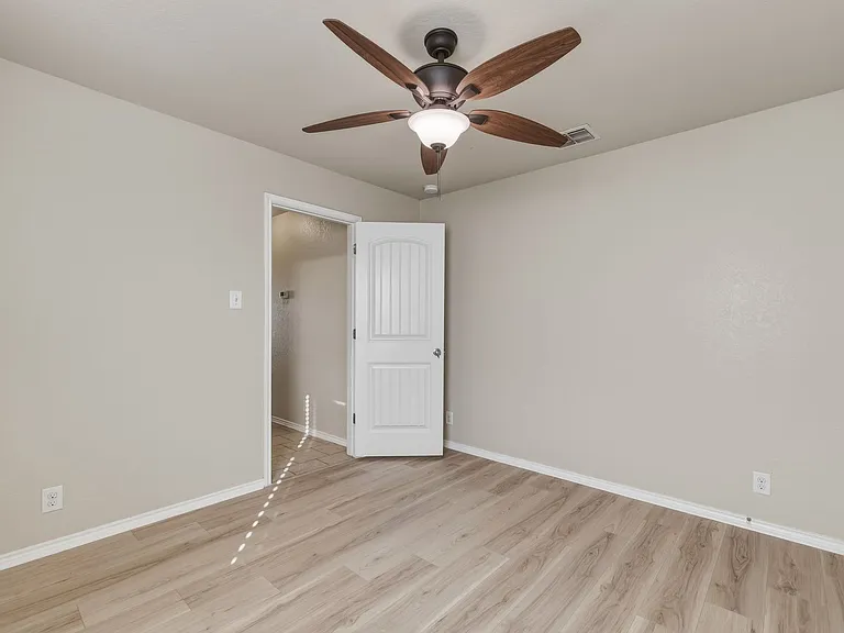 8810 Double Oak — Photo 23