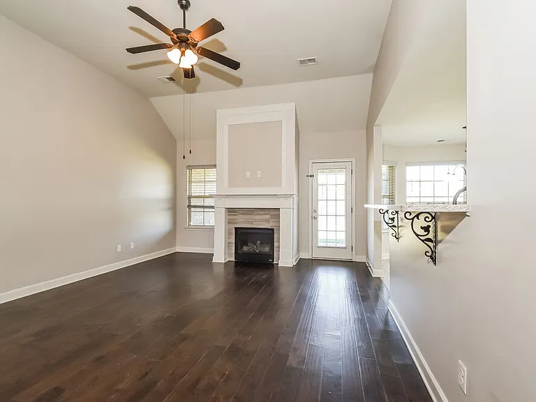 3469 Marion Ln — Photo 7