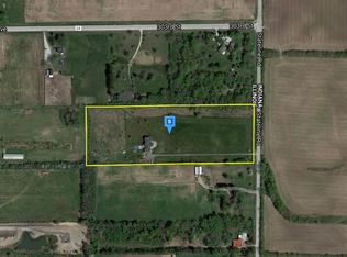 30416 S State Line Rd, Beecher, IL 60401
