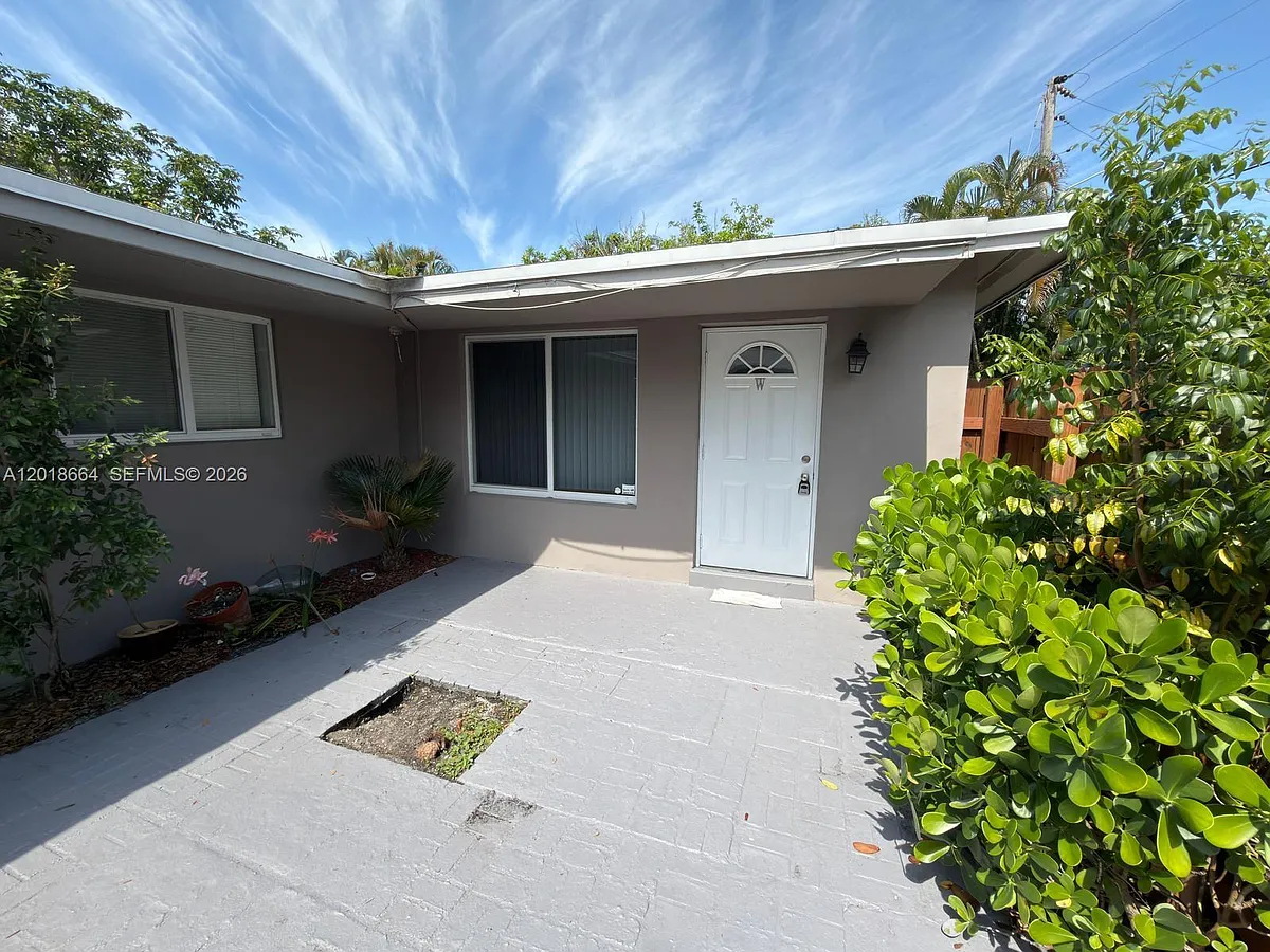 Building Photo - 600 NW 18th St #W-2