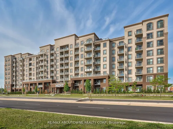 2490 Old Bronte Rd #306, Oakville, ON L6M 0Y5