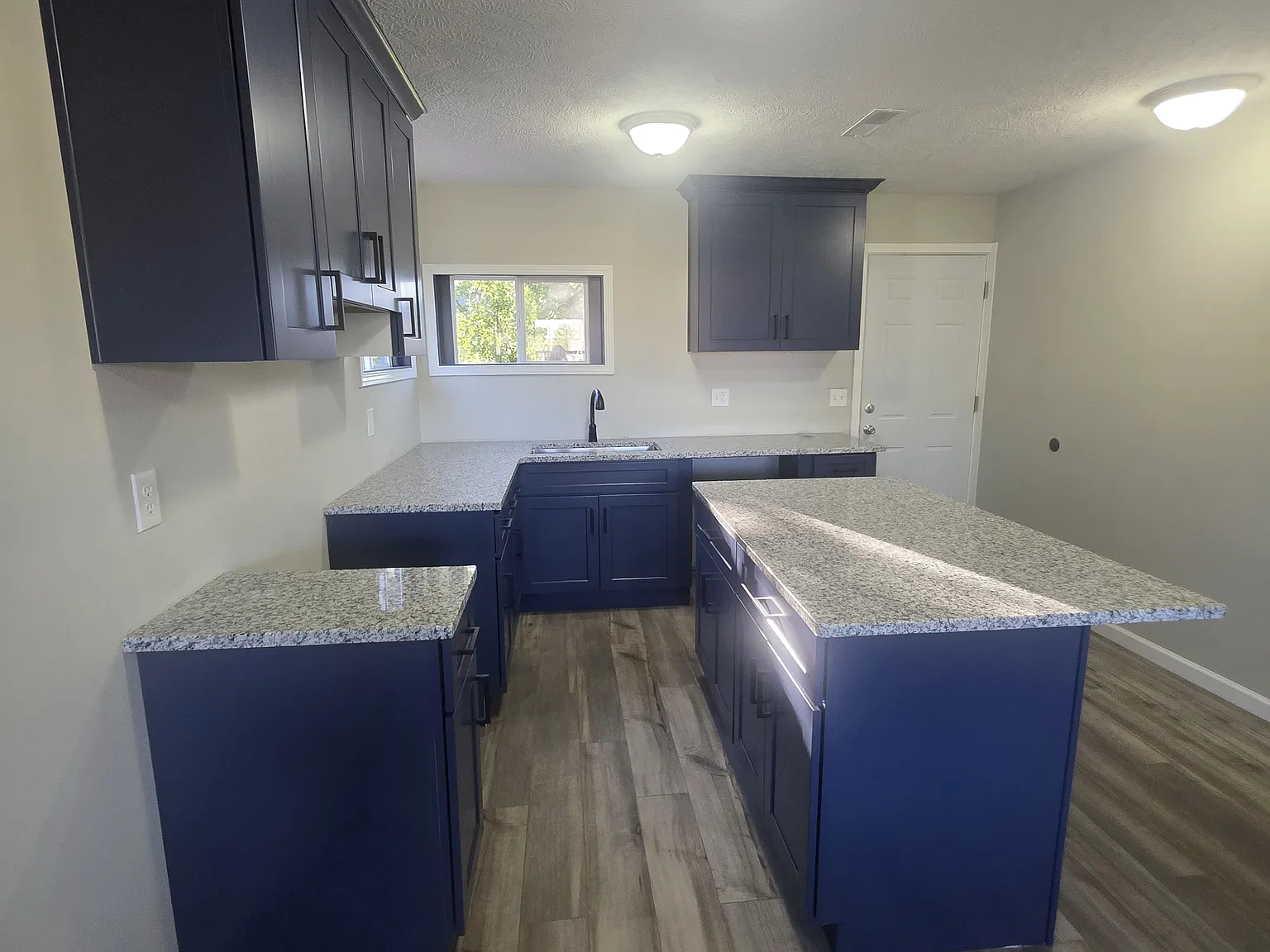 4 bed, 1175 sqft, $2,250 — Photo 4