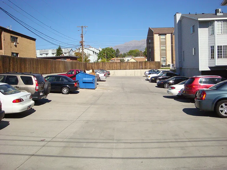547 N 300 E #4 — Photo 8