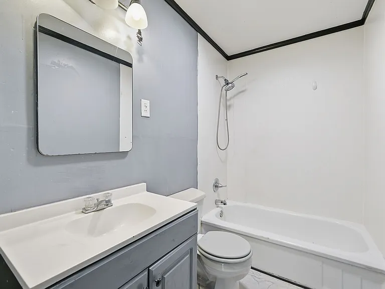 808 NW #H — Photo 14