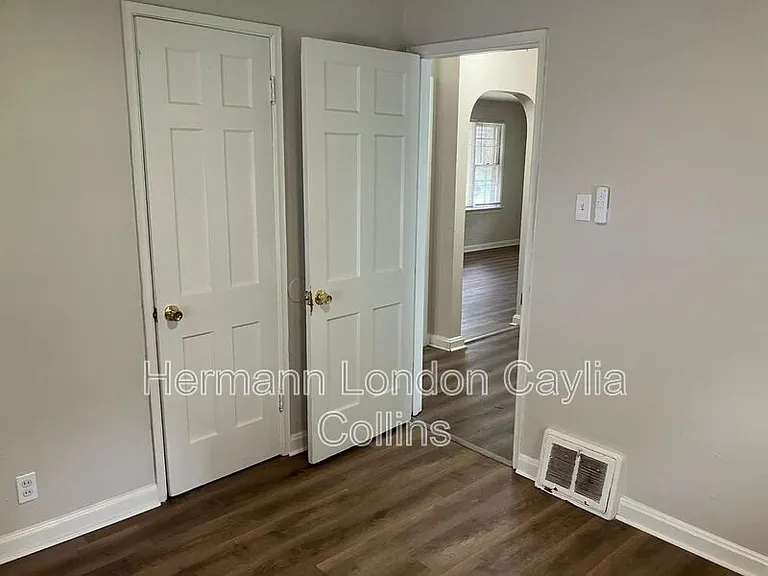 7804 Utica Dr — Photo 15