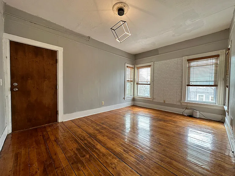 124 Almy St #2D — Photo 7