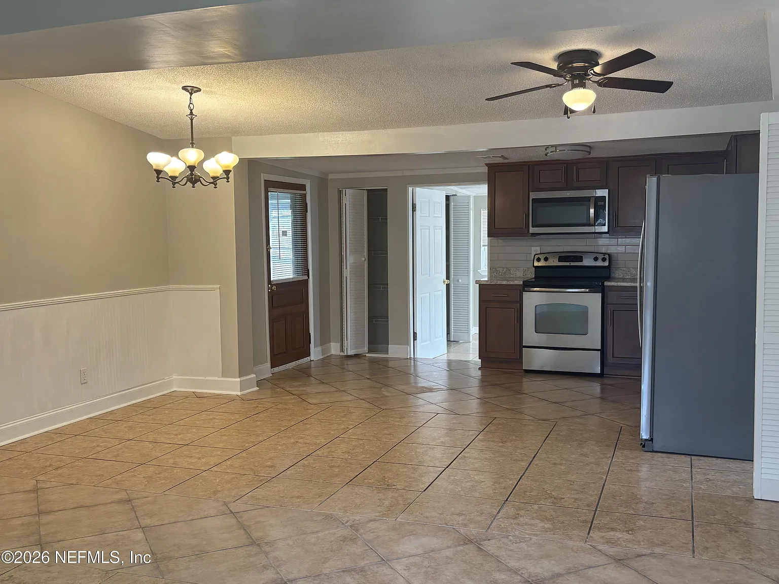 4 bed, 2.0 bath, 1422 sqft, $2,175 — Photo 1